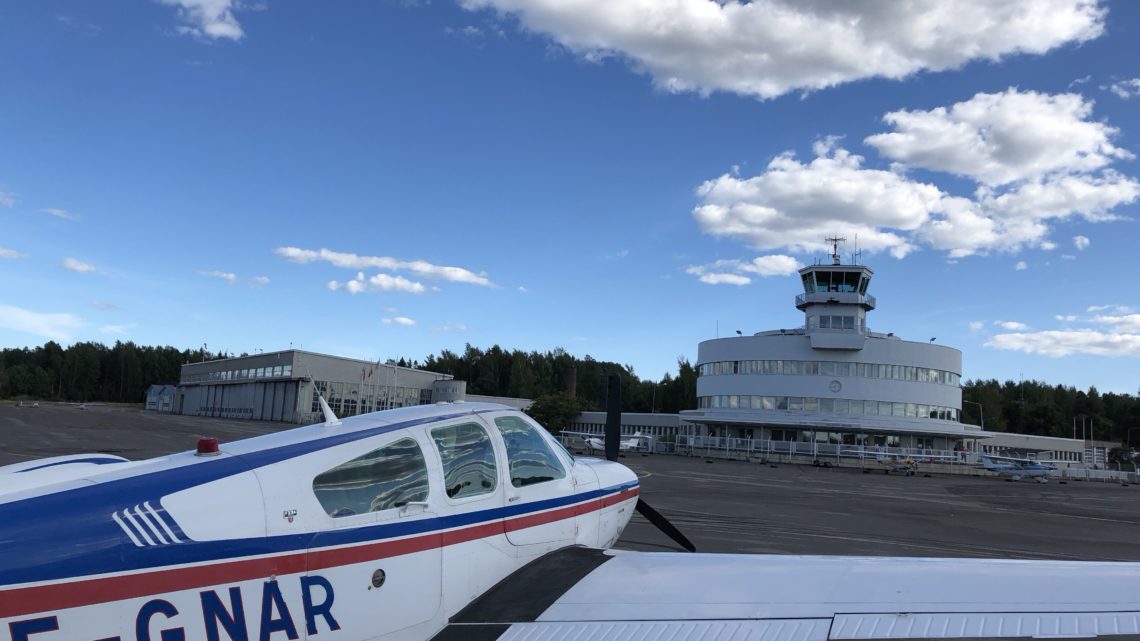 Bienvenue à Helsinki , premier taxiway à gauche !